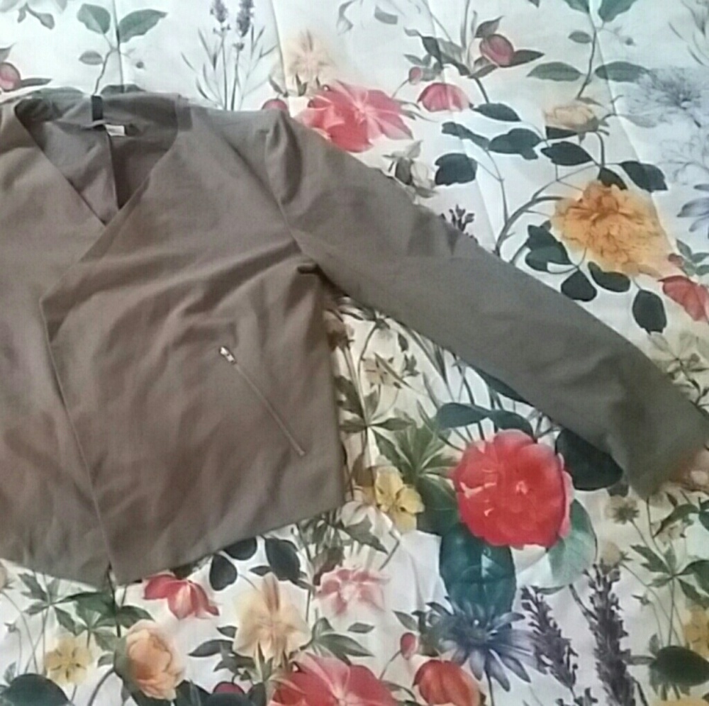 🎈 Divided 🎈🚫Sold🚫 - Picture 2 of 7